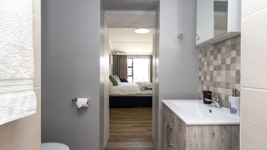4 Bedroom Property for Sale in Sandbaai Western Cape